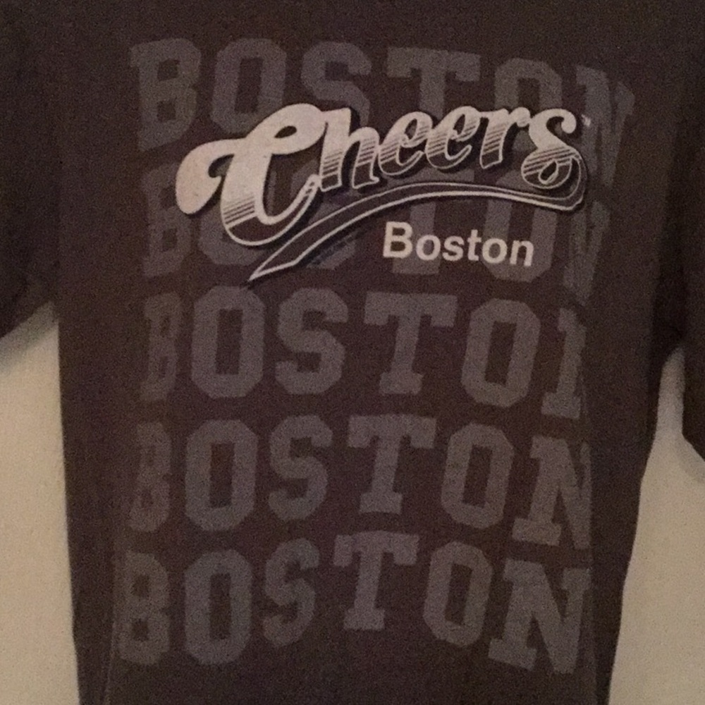 Cheers bar in Boston Tee Shirt NWOT - Picture 2 of 5